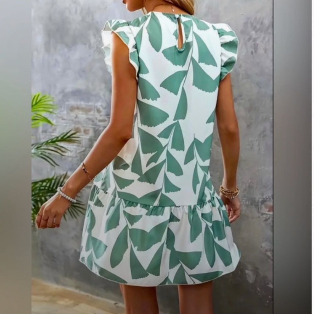 Leaf Print Ruffle Cap Sleeve Dress – White & Green – Size XL - Picture 2 of 9